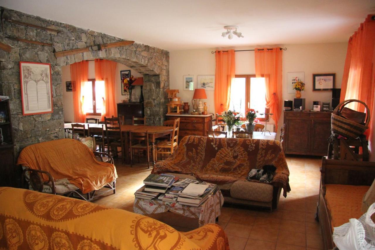 Santo-Pietro-di-Venaco Chambre D'Hote "Chez Antoinette Et Charles" מראה חיצוני תמונה